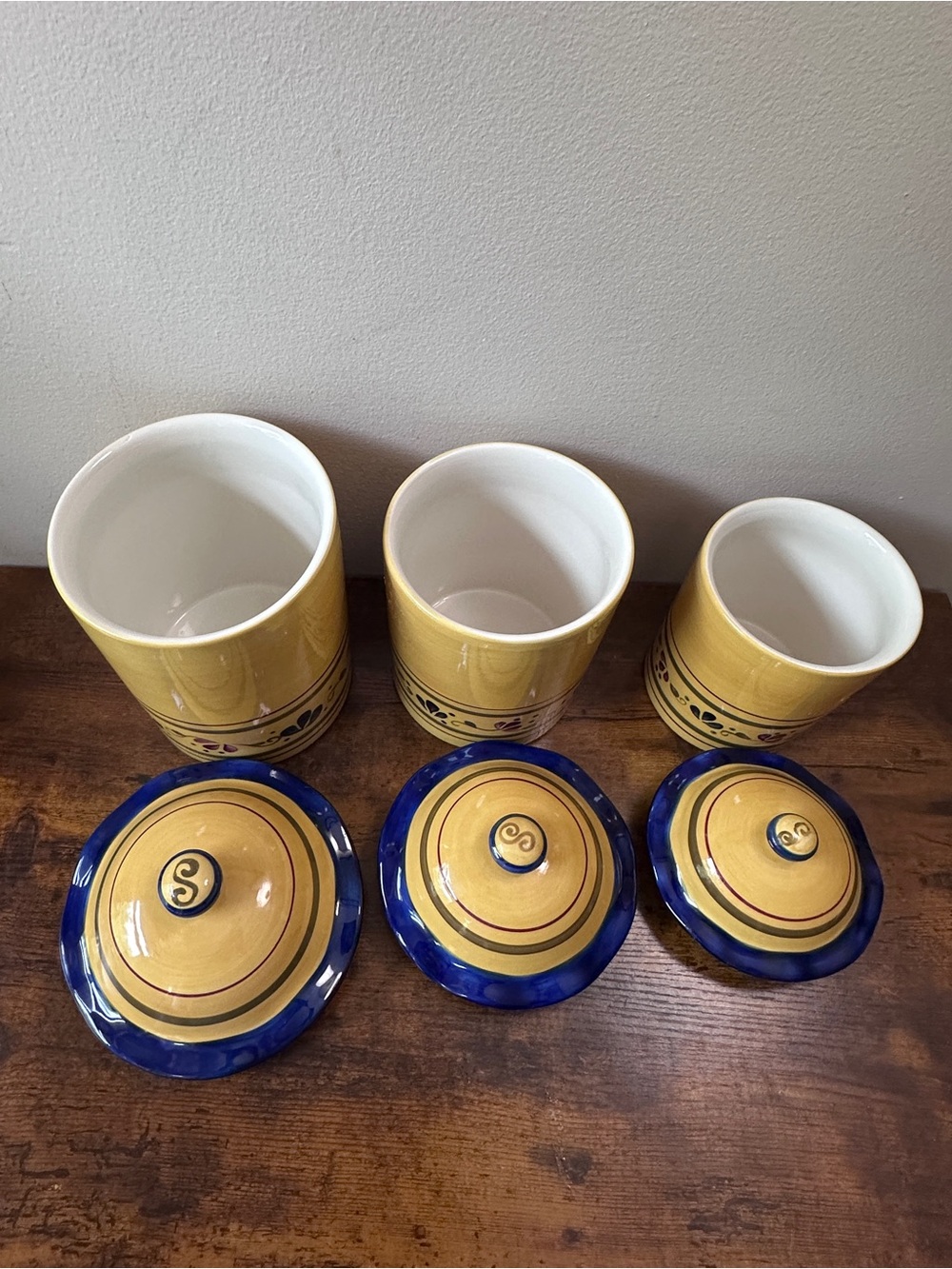 Home & Garden Party Welcome Home Stoneware Canister Set of 3 Jars Lids Yellow - Picture 4 of 6